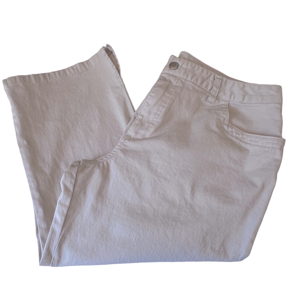 Cream High Waisted Capri Pants with Pockets by Cherokee.  Size = 14.